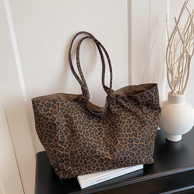 Tas Tote Motif Macan Tutul Mod - Embroidery Texture ulasan dan harga