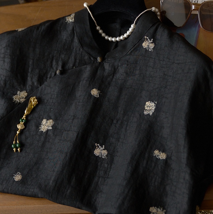 Atasan Wanita Gaya Kasual Baru - Embroidery Flower Pattern ulasan dan harga