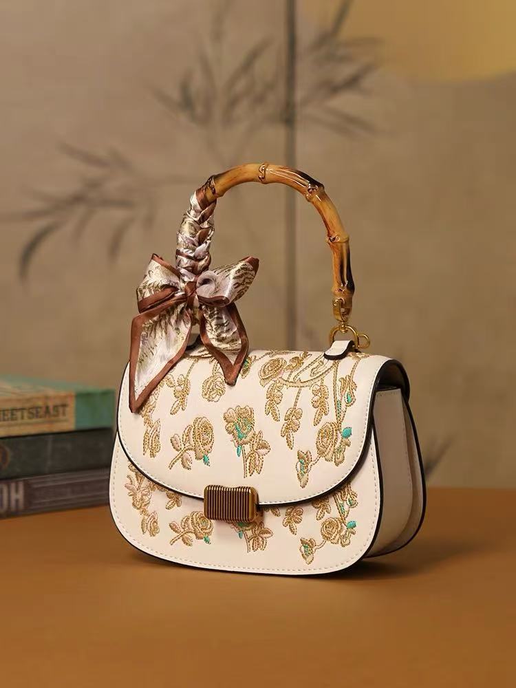 Tas Tangan Wanita Gagang Bambu - Embroidery Texture ulasan dan harga